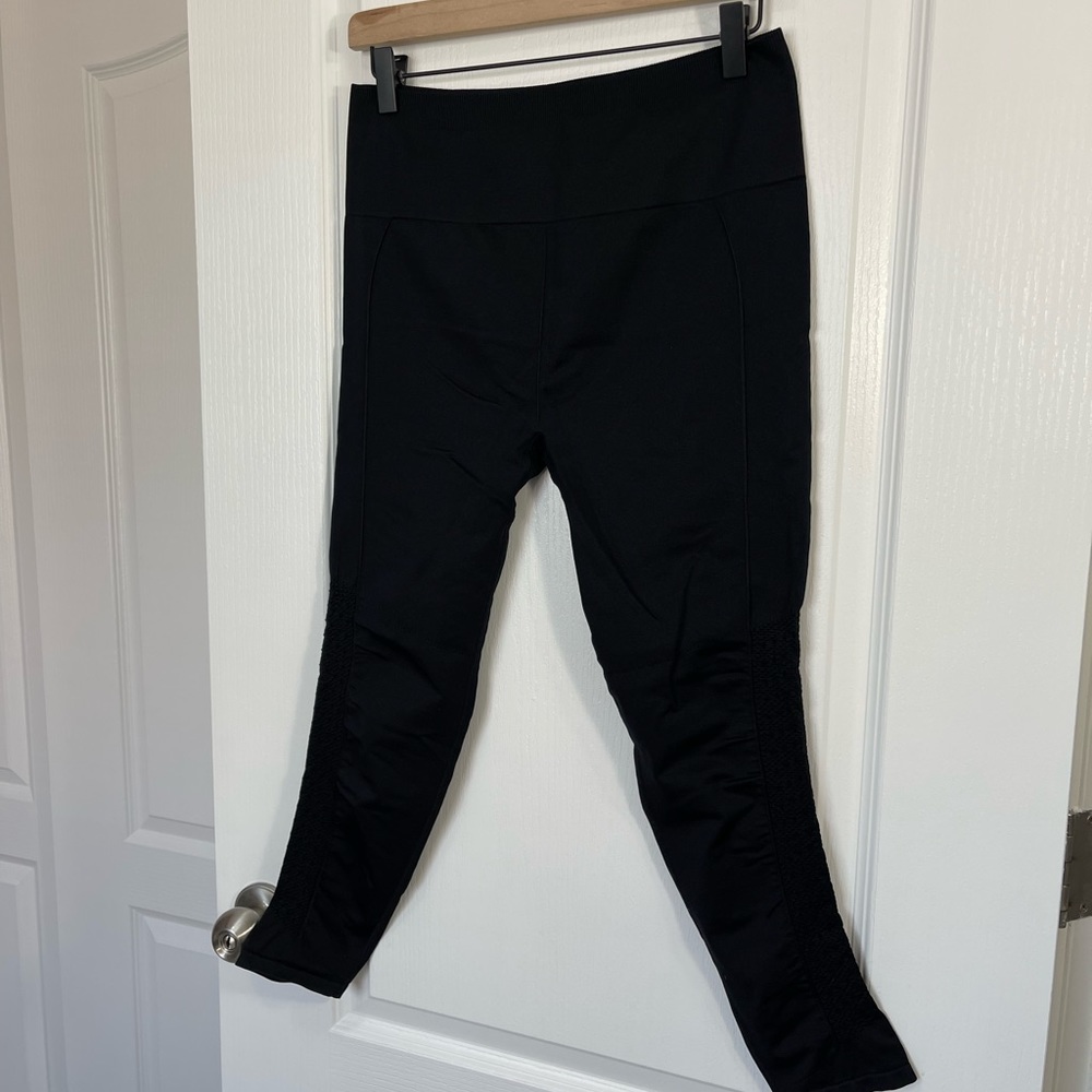 Fabletics Sync High-Waisted Perforated Black Large - Picture 5 of 10